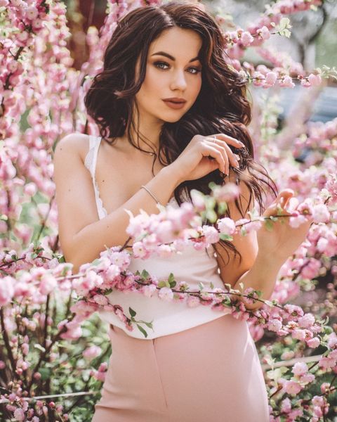 single Dnipro woman